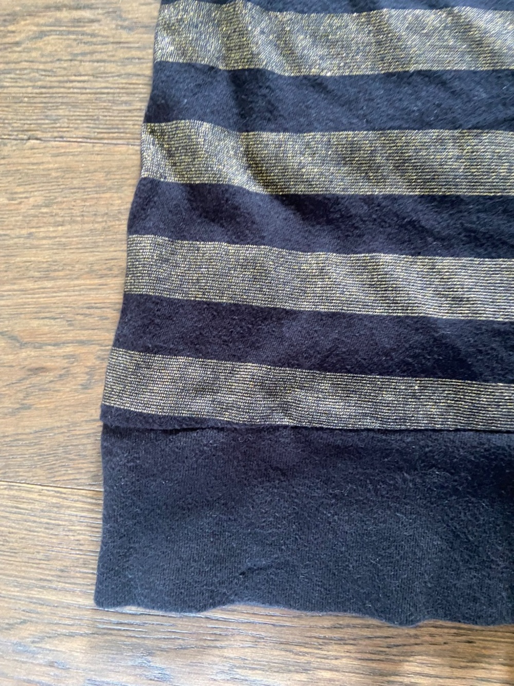 EUC: Vintage Y2K Union Bay Black & Shimmering Gold Striped Top w/ Keyhole Back M - Picture 5 of 13